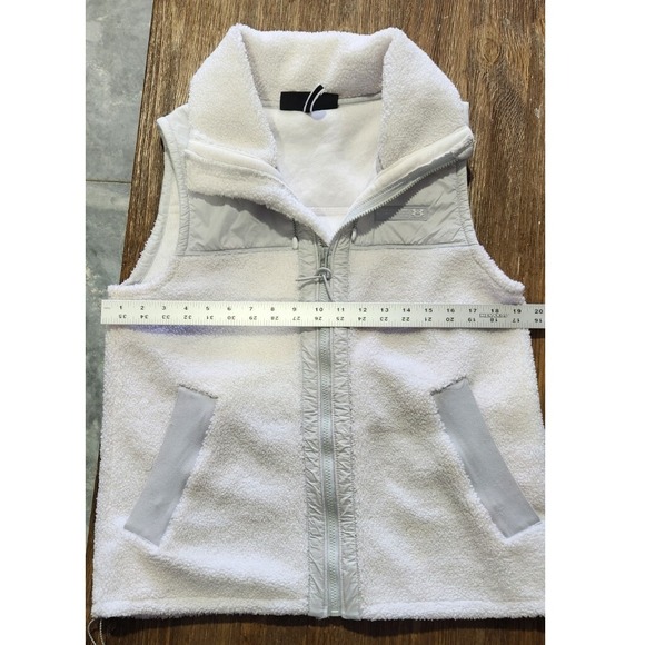 Under Armour‎ Size M White Sherpa Vest - Picture 6 of 9